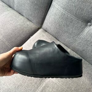 Attere Leather Clog